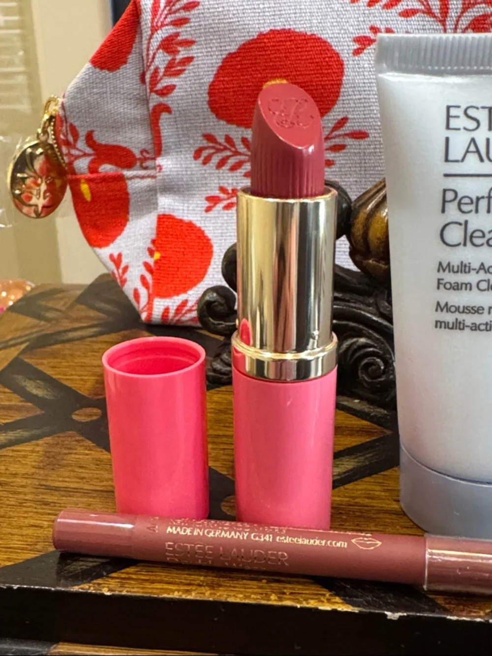 Estee Lauder Lipstick & Lip Liner & Moisturizer Trio - Picture 2 of 5